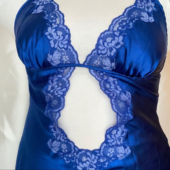 Royal blue slip💙 ✨SOLD✨ - Picture 3 of 3